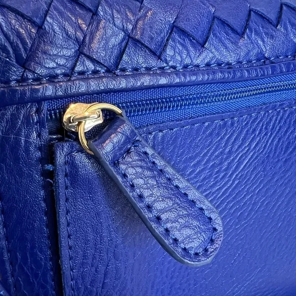 CLARKS ROYAL BLUE LEATHER WOVEN CROSSBODY - Picture 5 of 12